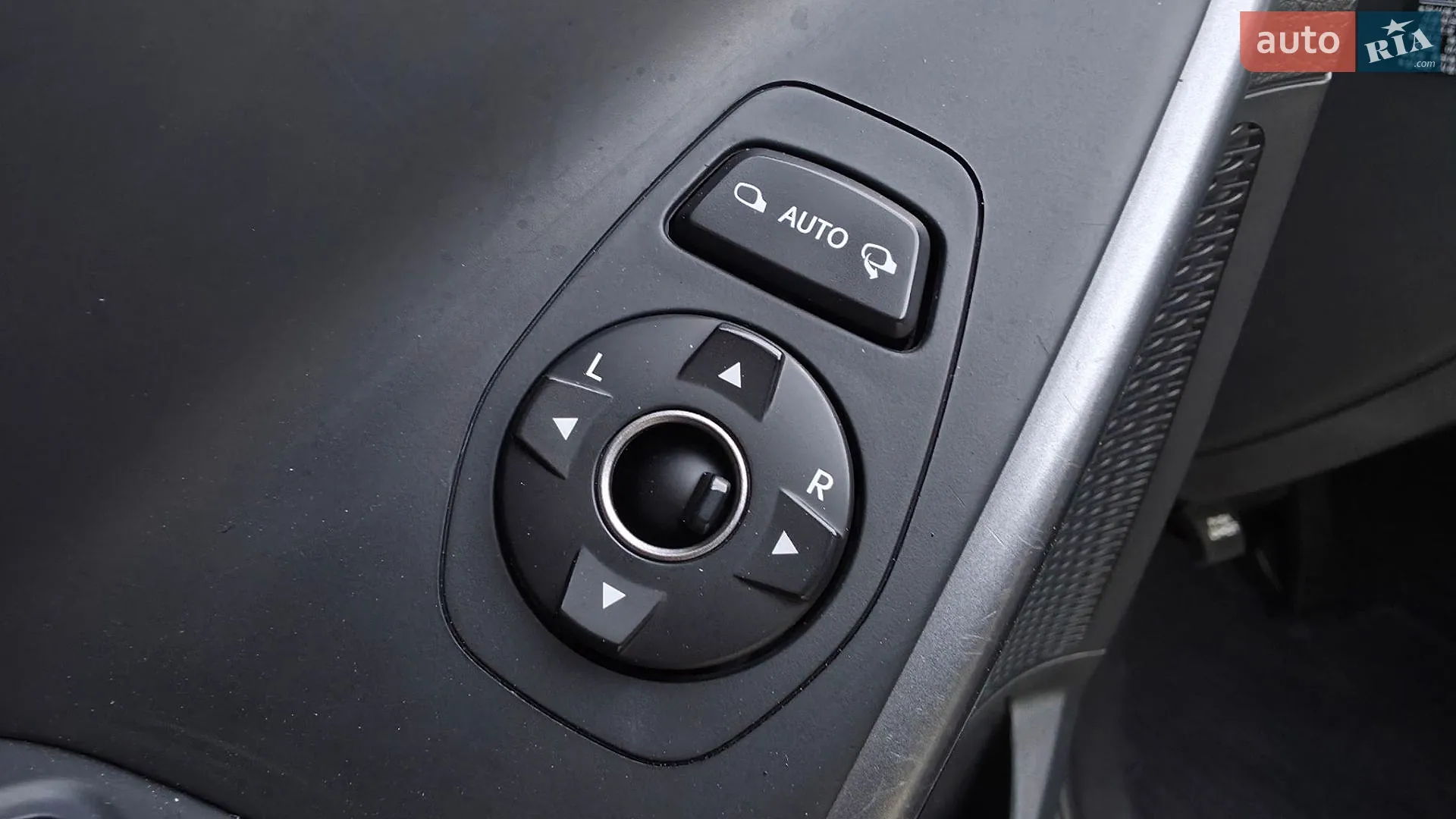 2013 Hyundai Santa Fe - мініатюра 26