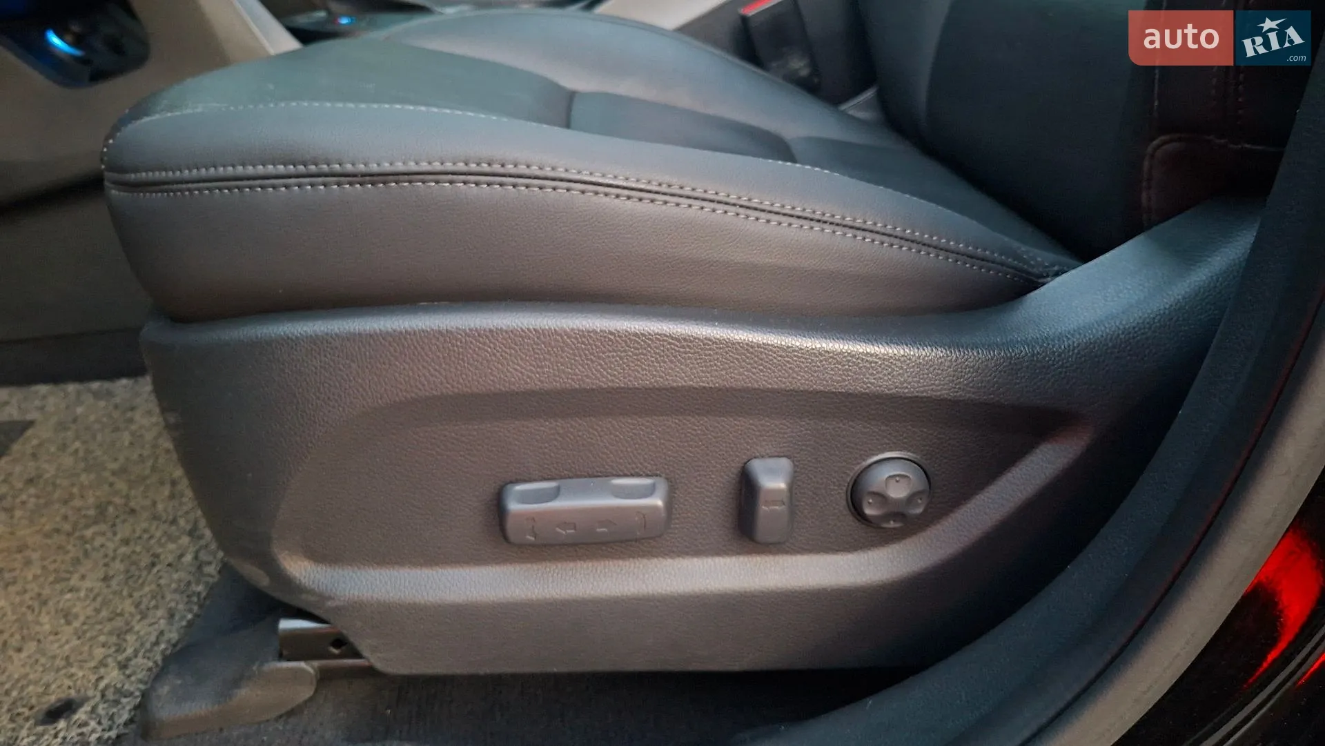 2013 Hyundai Santa Fe - мініатюра 31