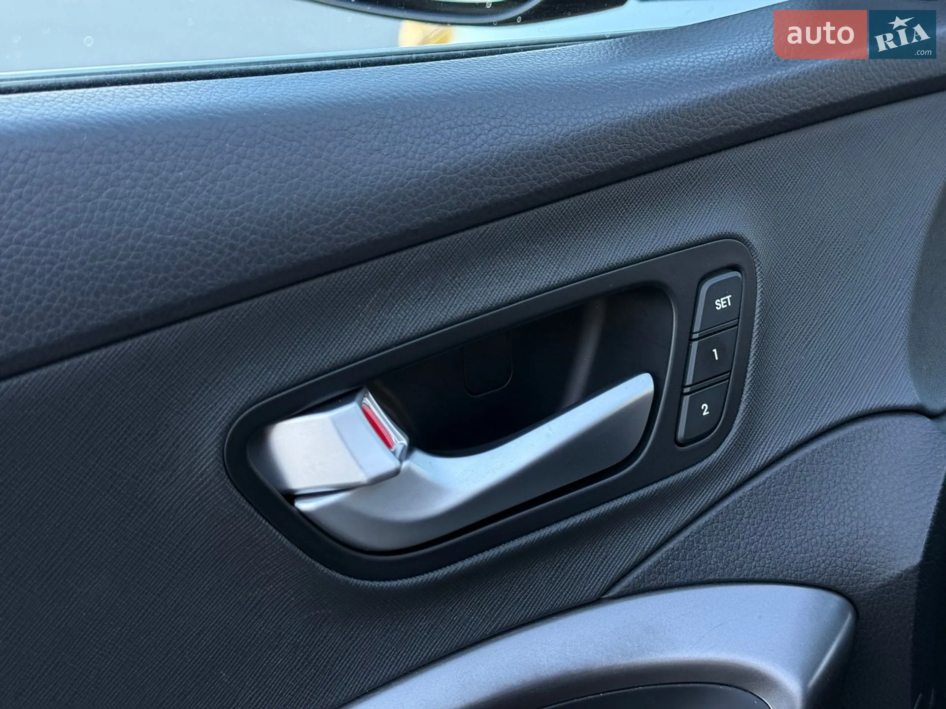 2016 Hyundai Santa Fe - мініатюра 37