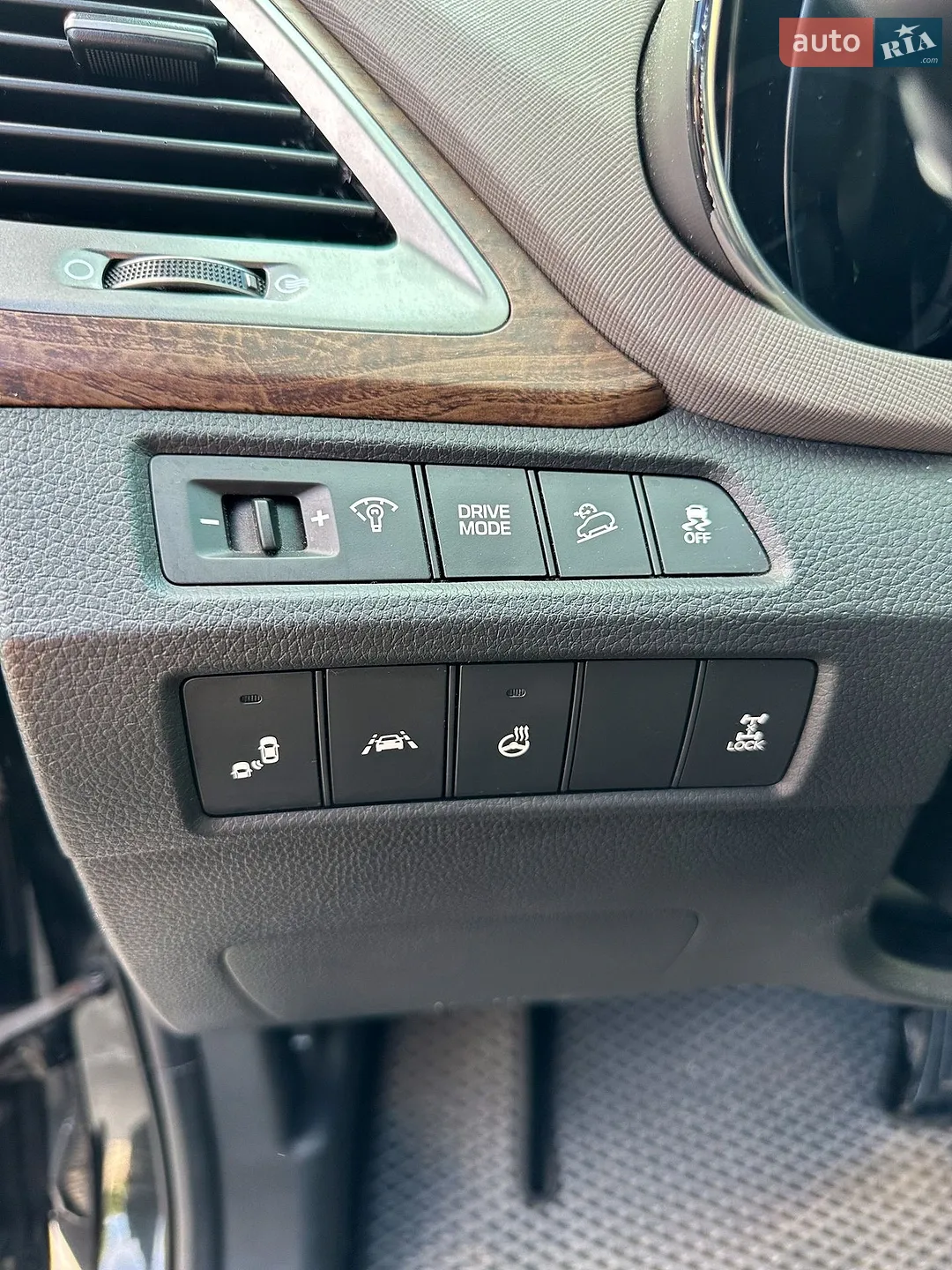 2017 Hyundai Santa Fe - мініатюра 27