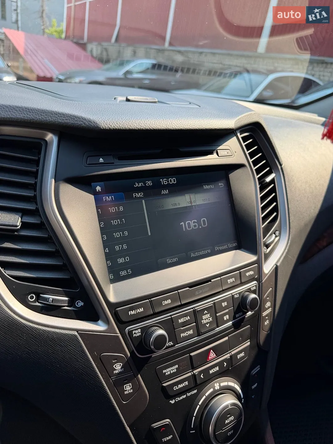 2016 Hyundai Santa Fe - мініатюра 29