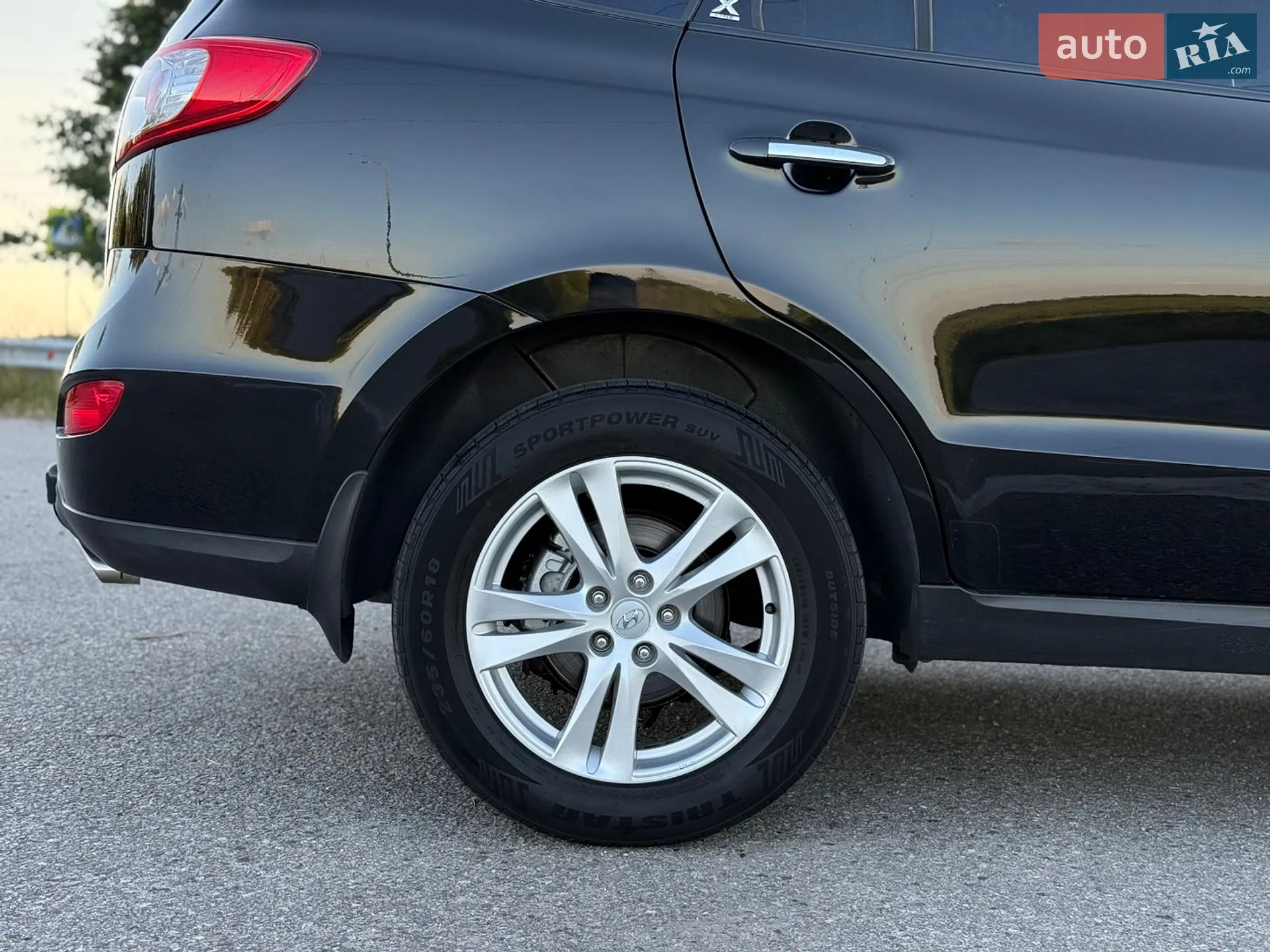 2011 Hyundai Santa Fe - мініатюра 32