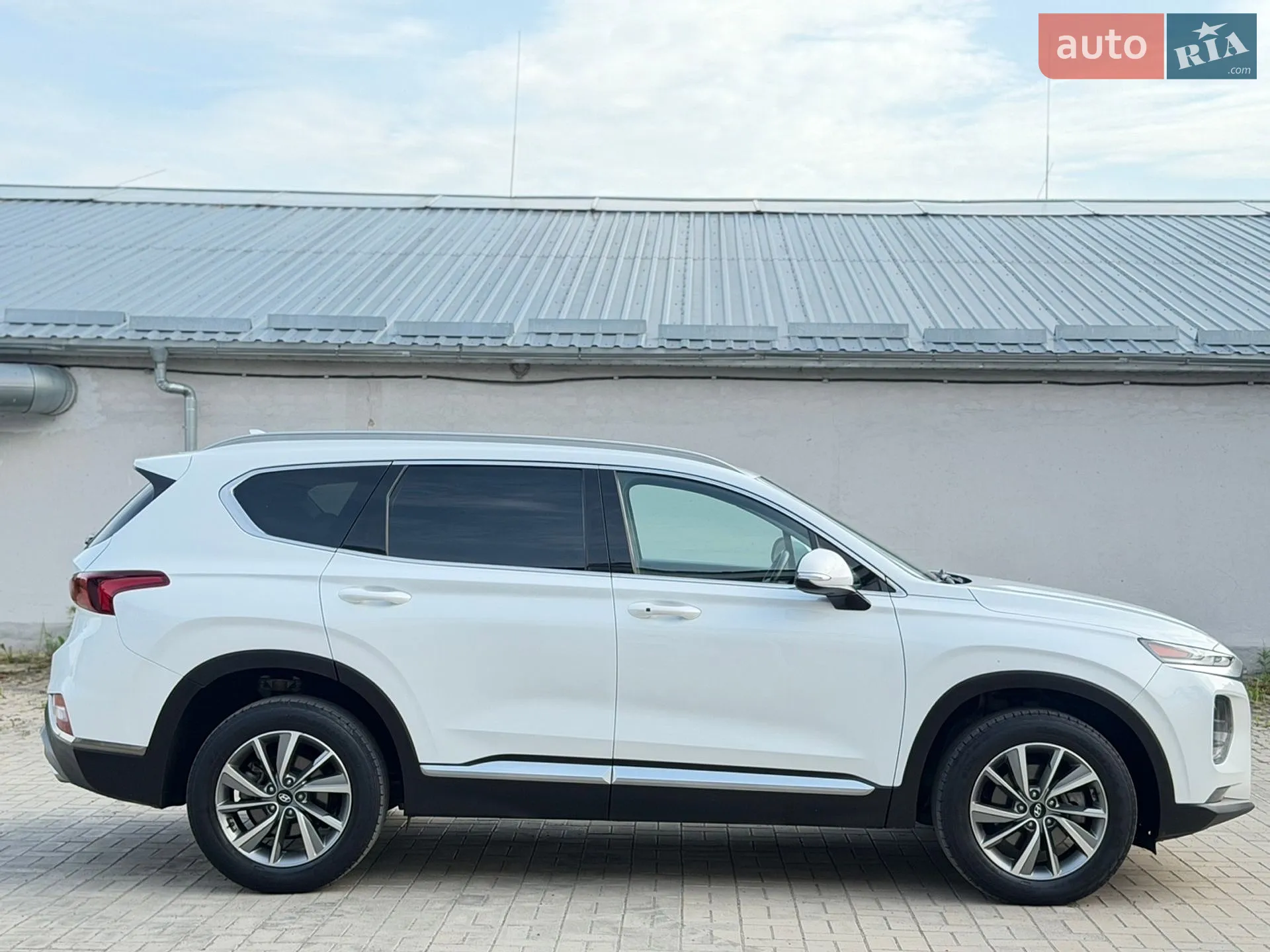 2019 Hyundai Santa Fe - мініатюра 17