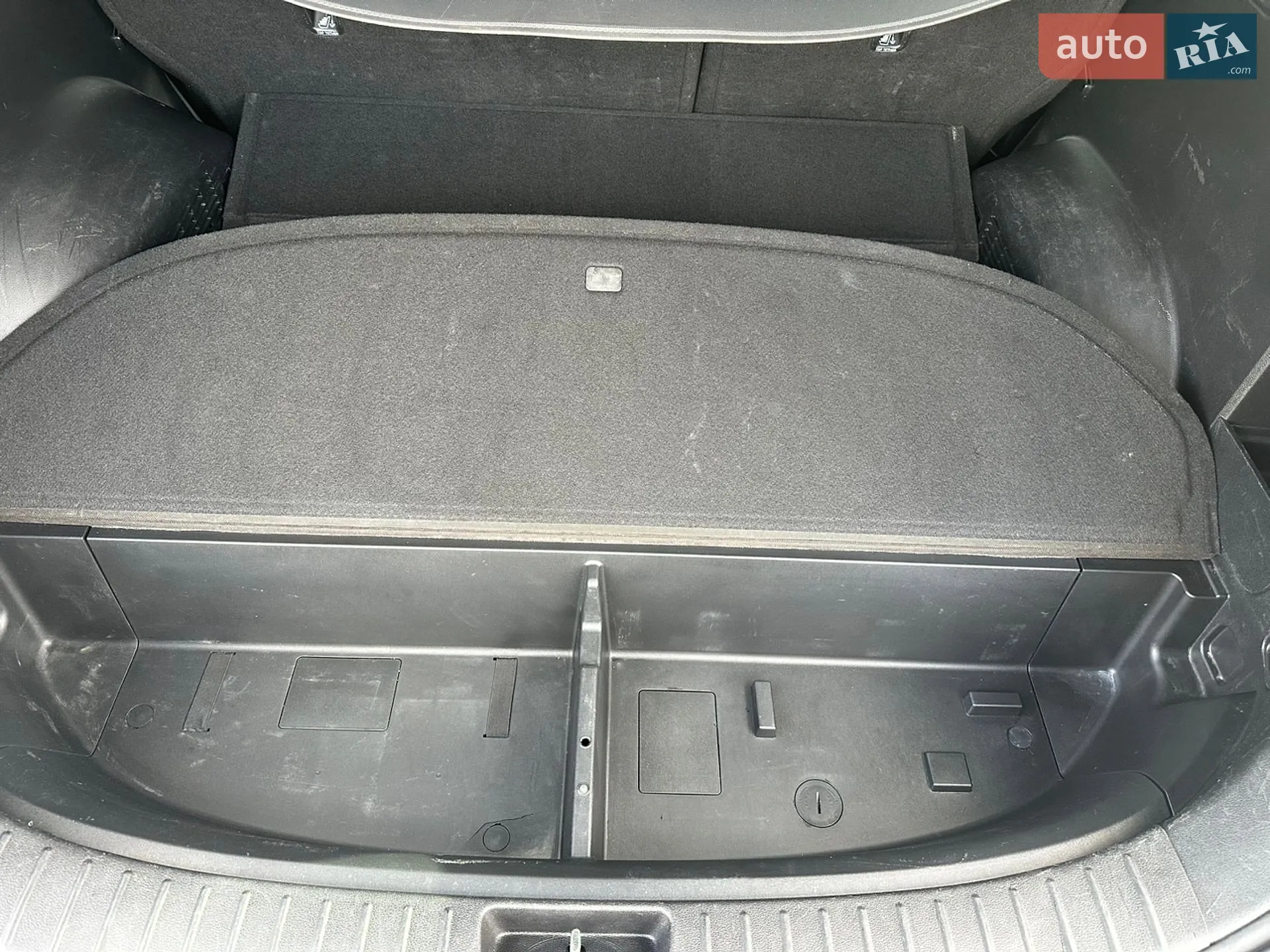 2019 Hyundai Santa Fe - мініатюра 28