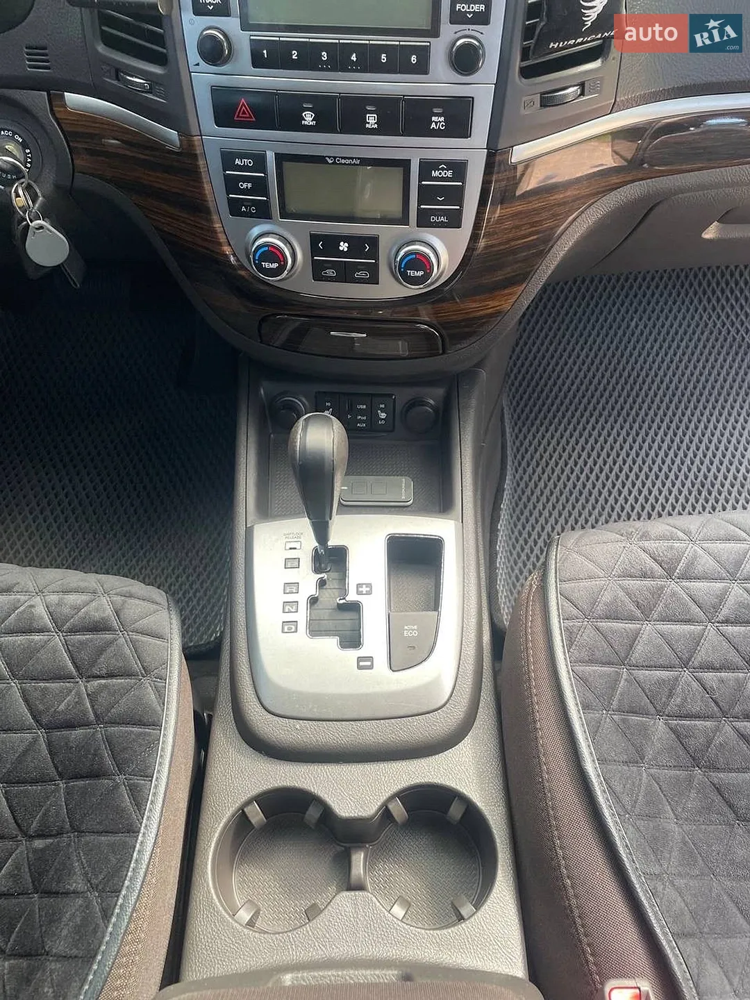 2011 Hyundai Santa Fe - мініатюра 31