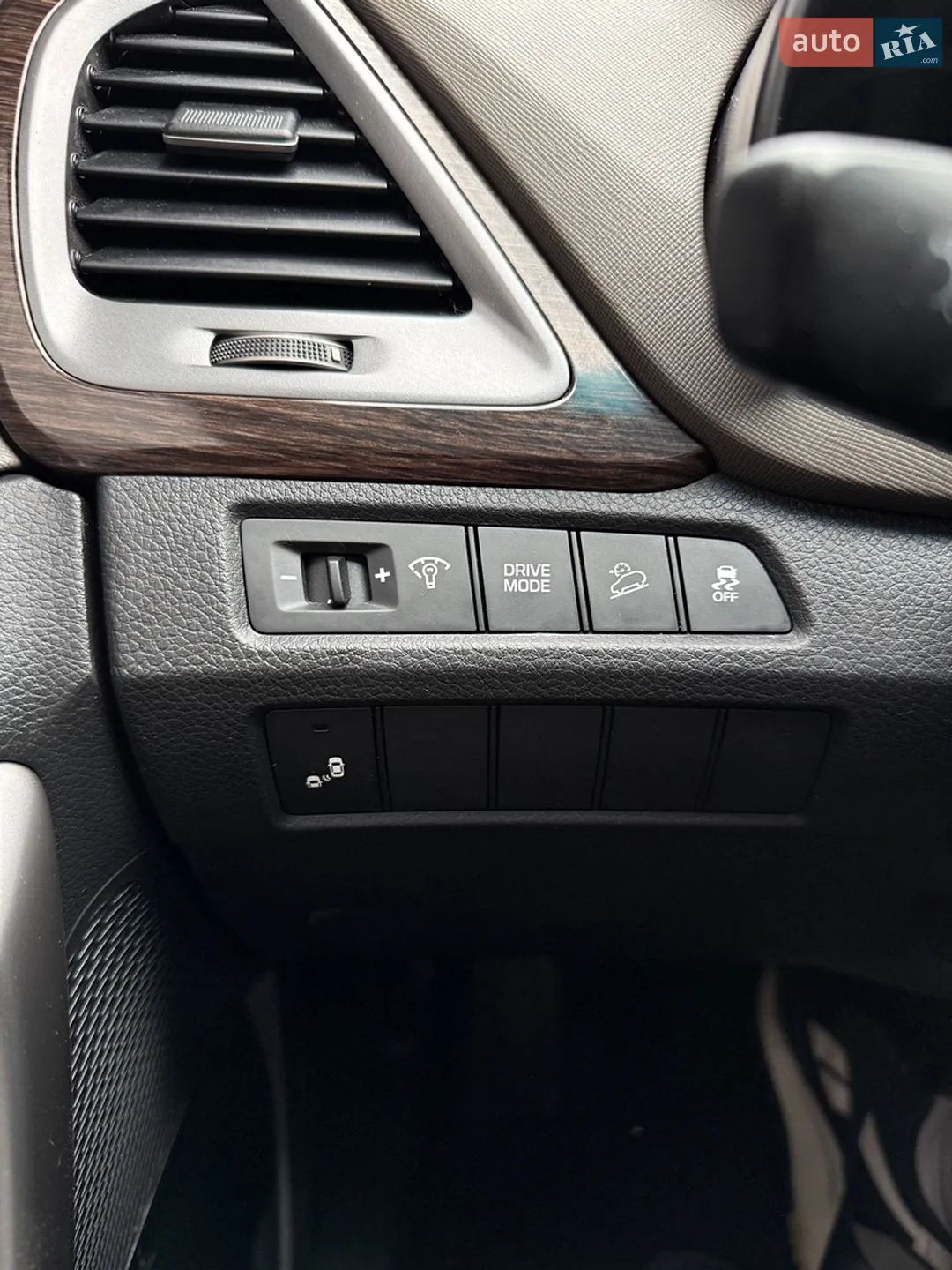 2016 Hyundai Santa Fe - мініатюра 28