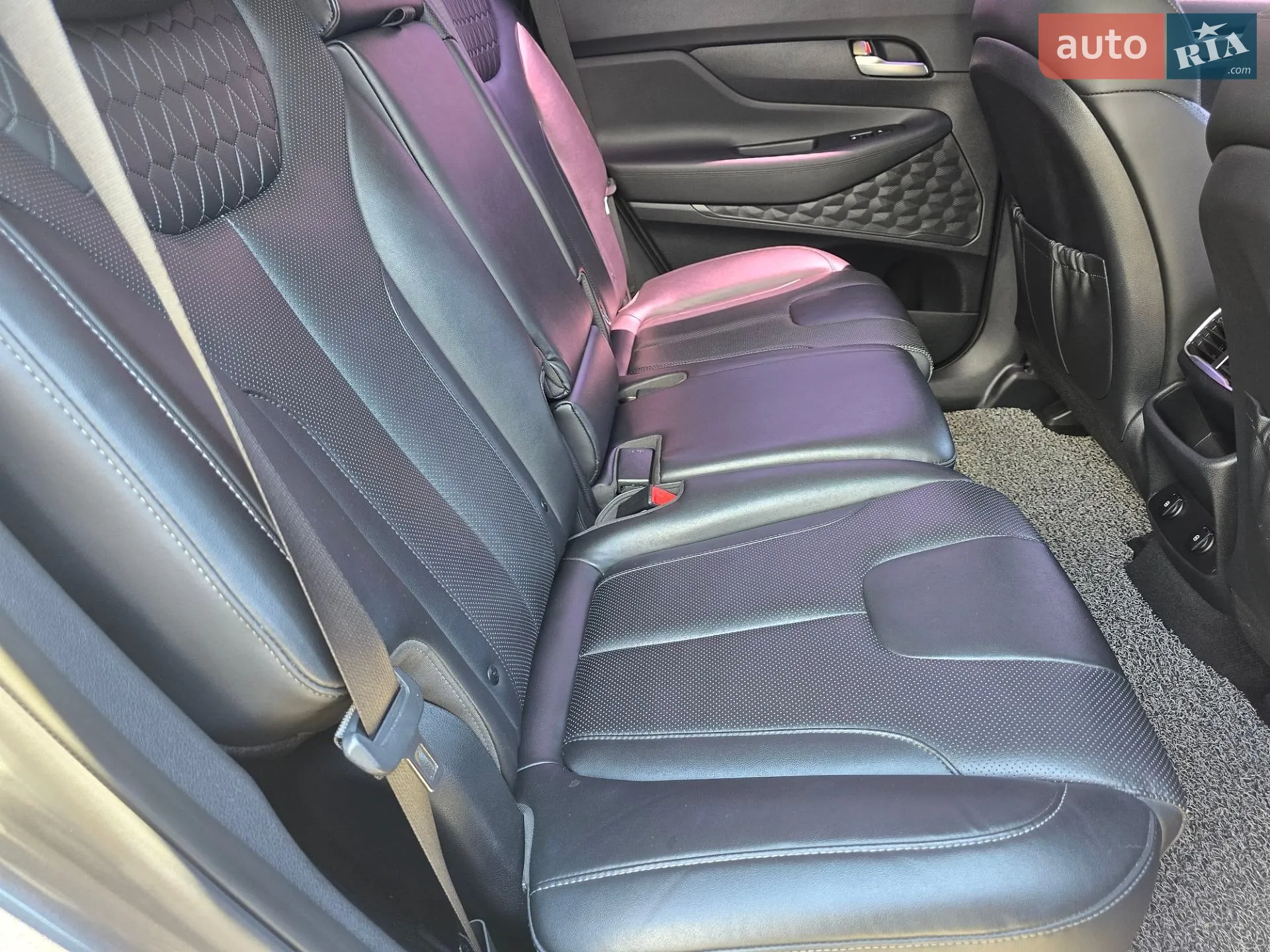 2018 Hyundai Santa Fe - мініатюра 21