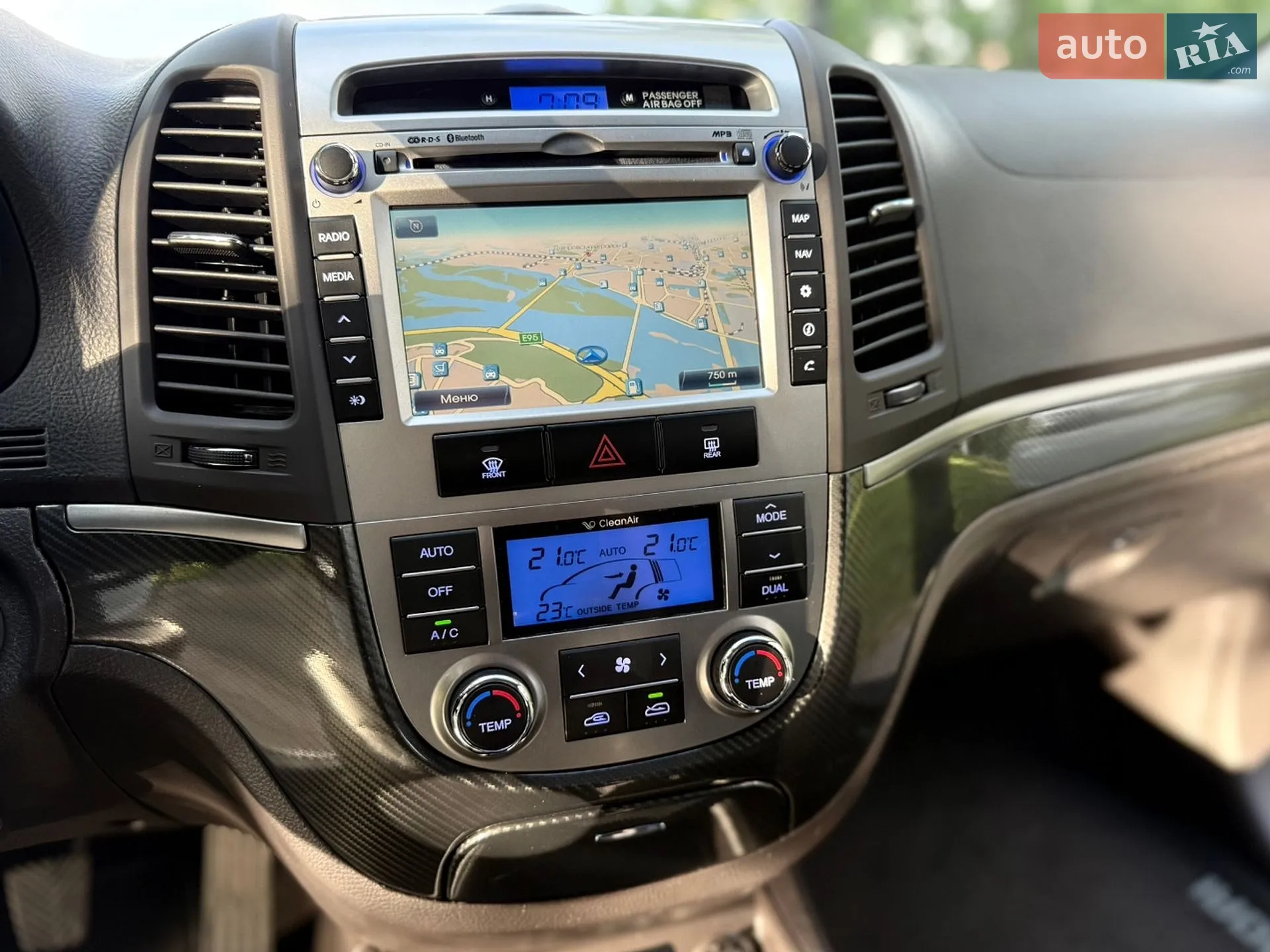 2011 Hyundai Santa Fe - мініатюра 43