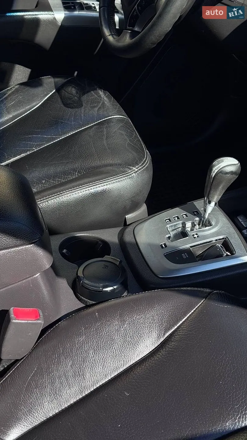 2011 Hyundai Santa Fe - мініатюра 27