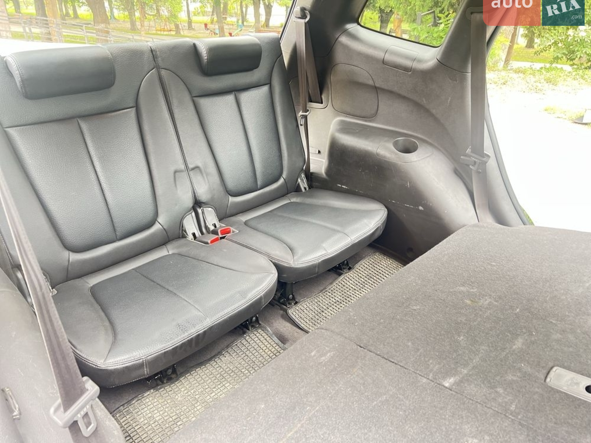 2011 Hyundai Santa Fe - мініатюра 22