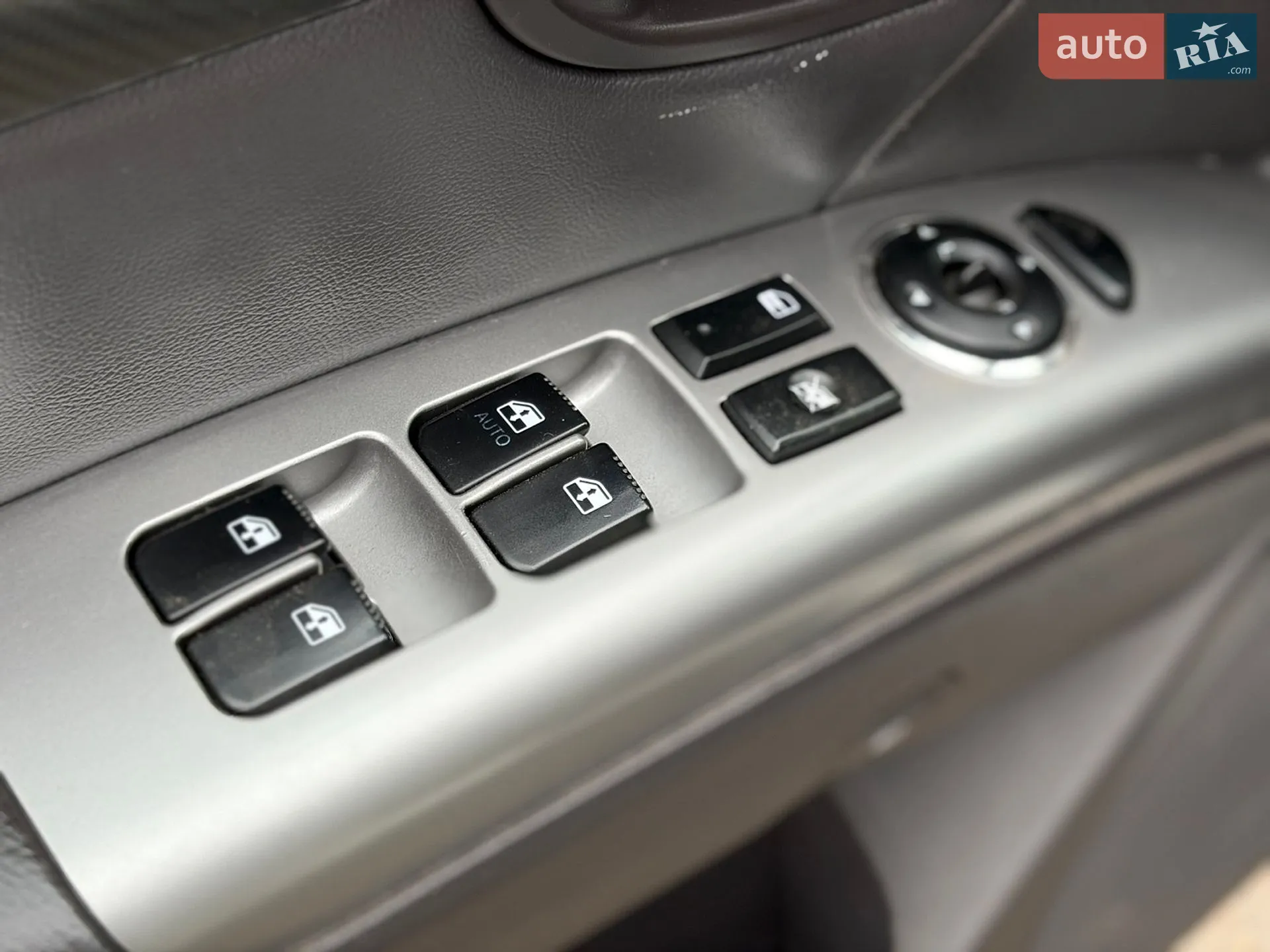 2012 Hyundai Santa Fe - мініатюра 23