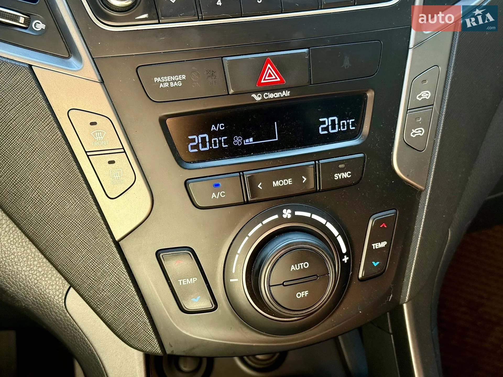 2016 Hyundai Santa Fe - мініатюра 16
