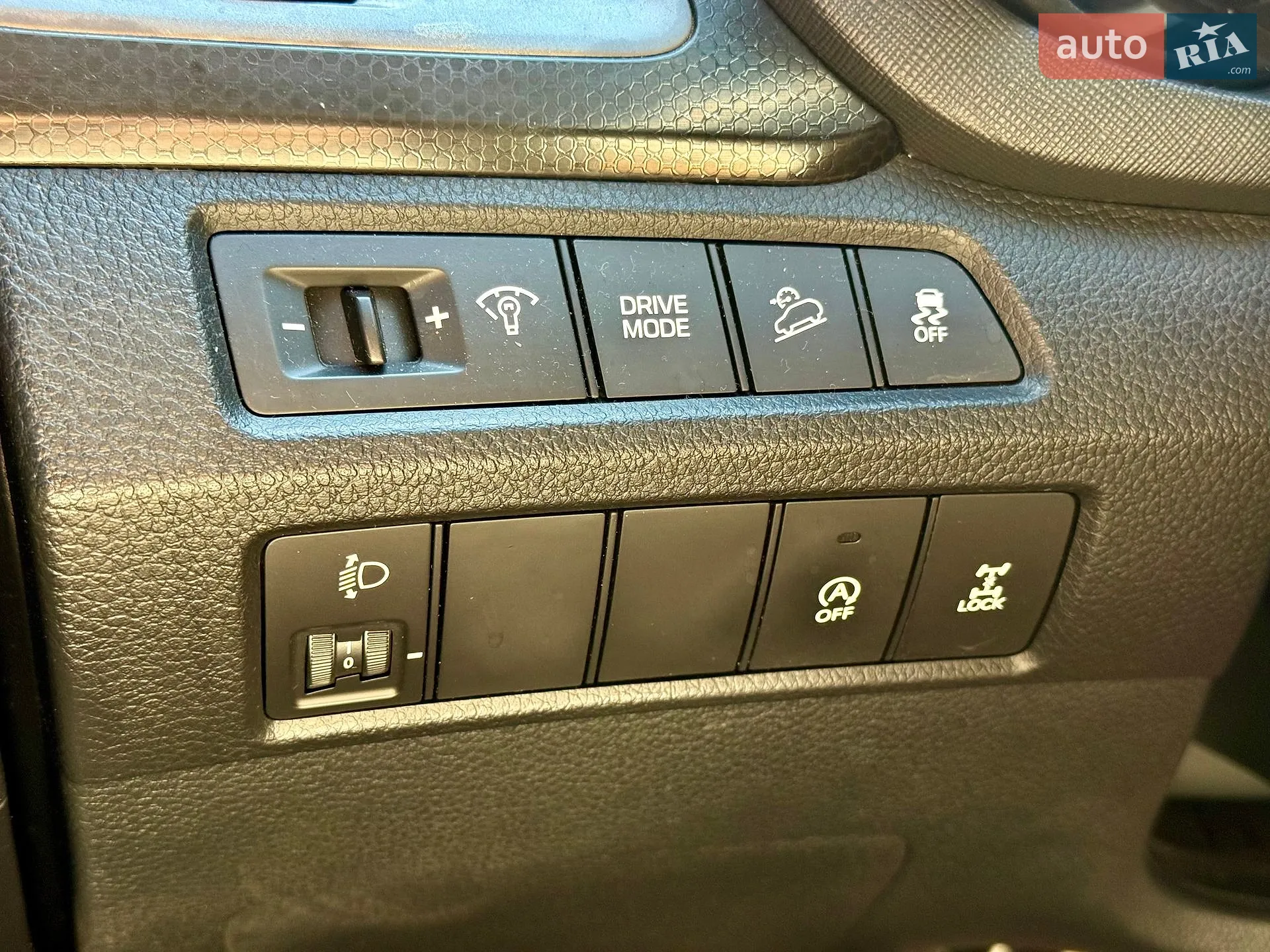 2016 Hyundai Santa Fe - мініатюра 20