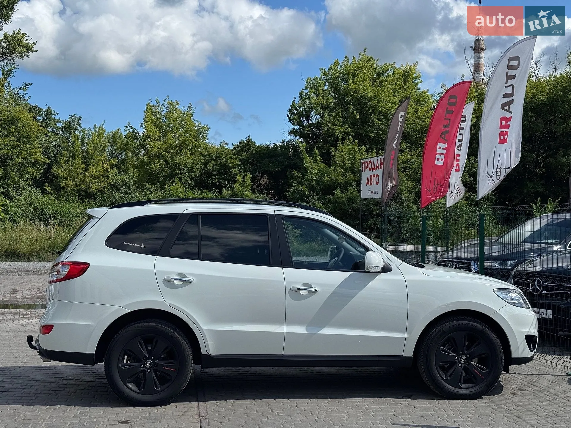 2011 Hyundai Santa Fe - мініатюра 22