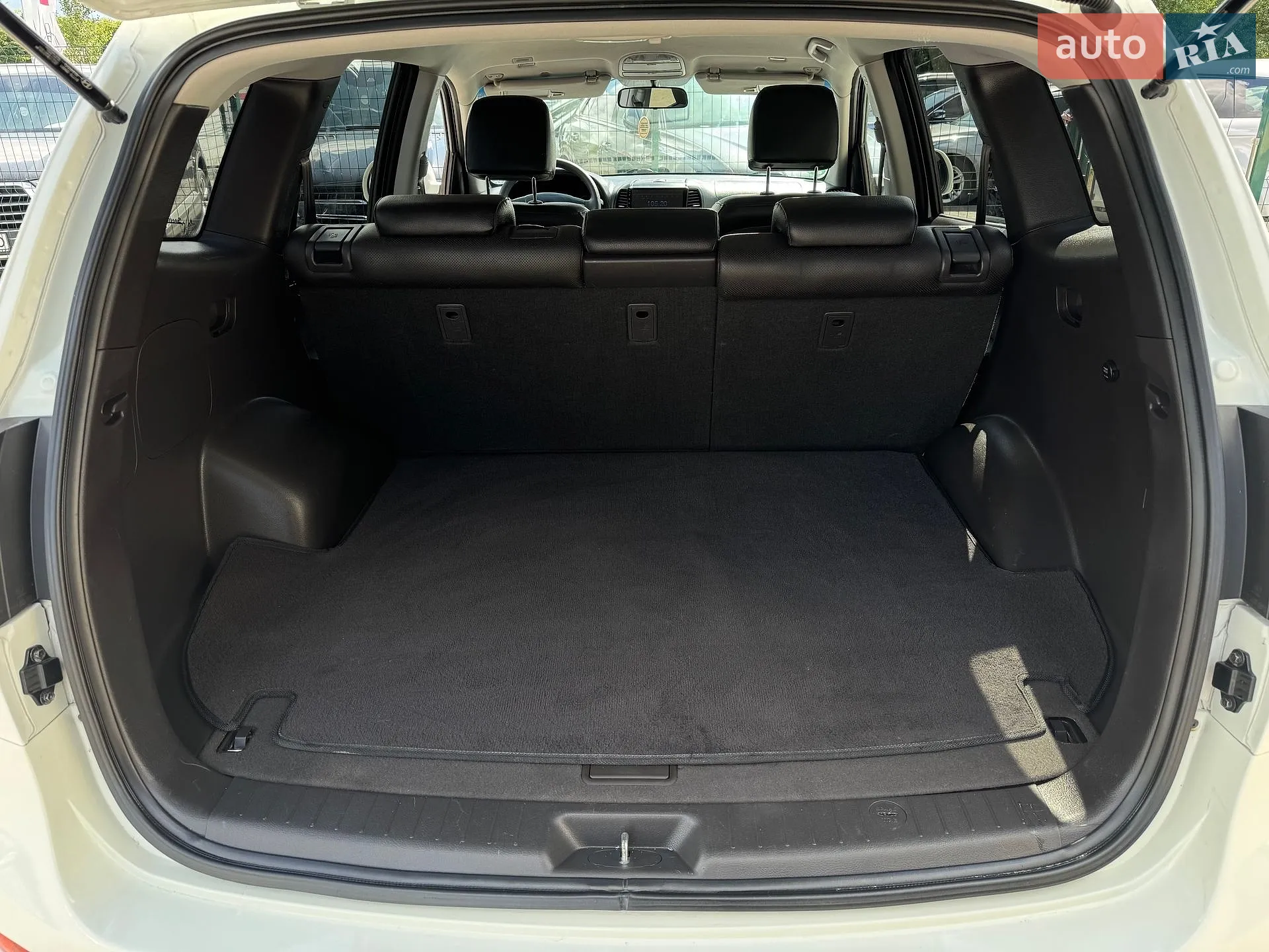 2011 Hyundai Santa Fe - мініатюра 29