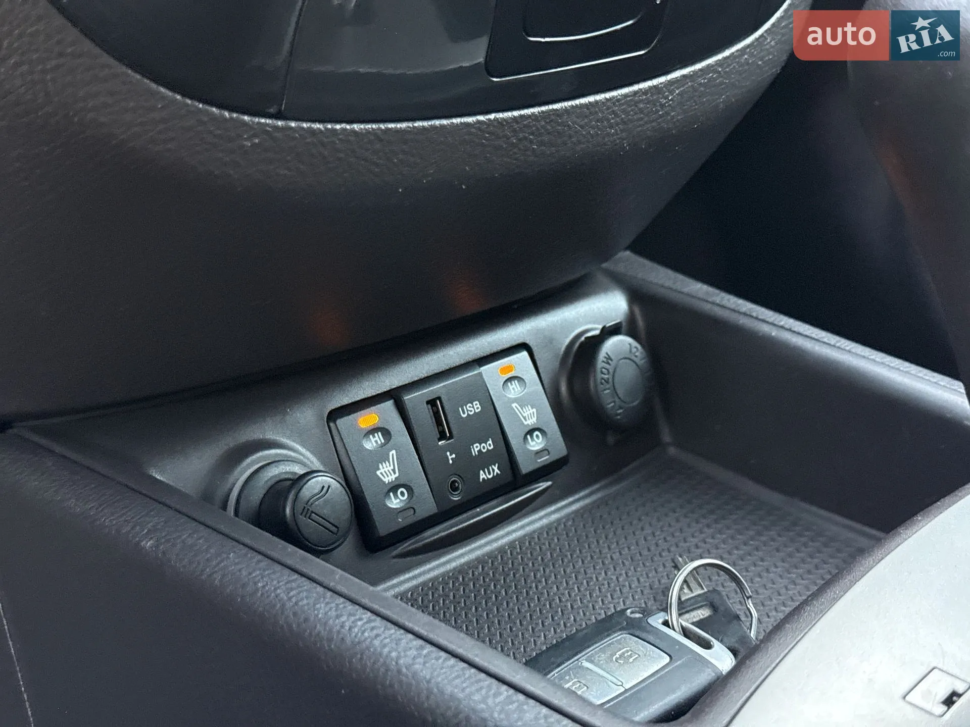 2010 Hyundai Santa Fe - мініатюра 29