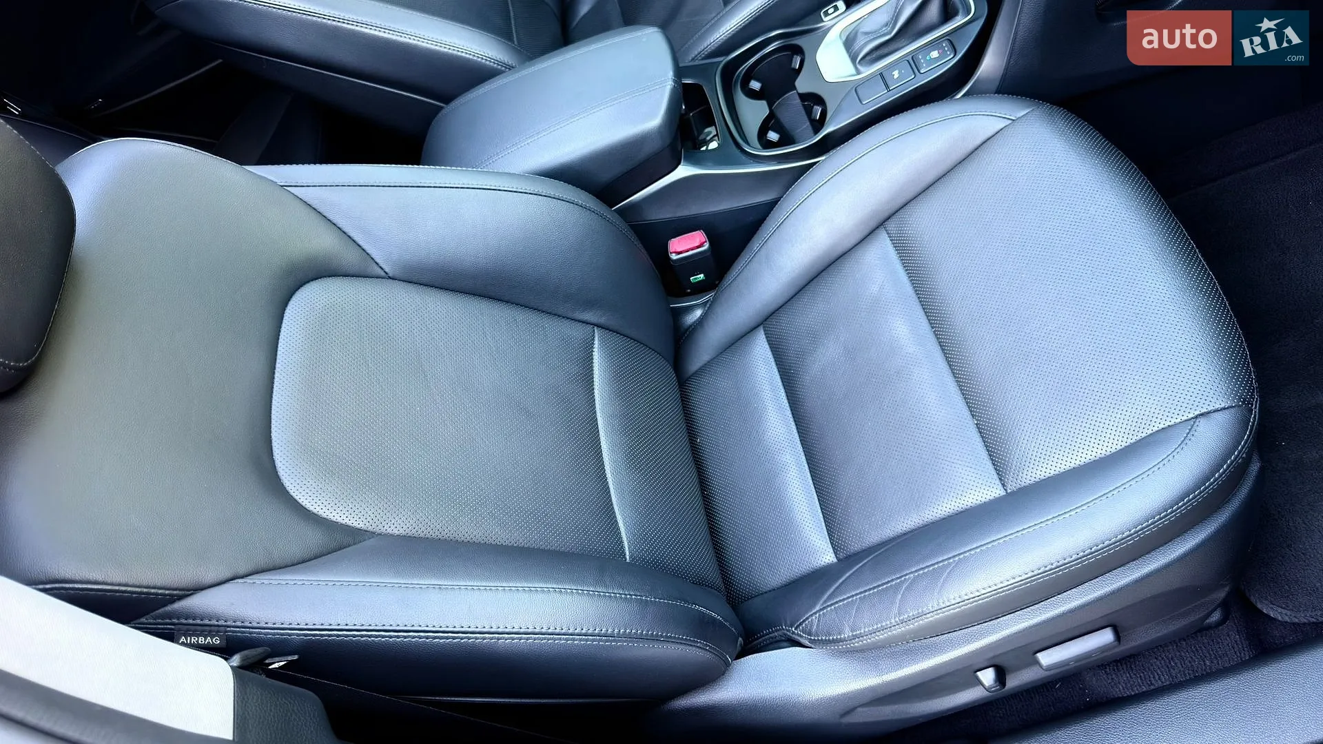 2017 Hyundai Santa Fe - мініатюра 38