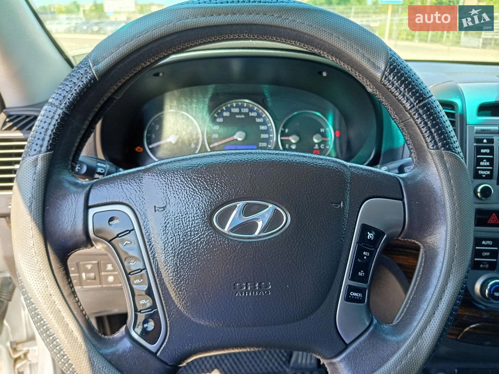 2011 Hyundai Santa Fe - мініатюра 9