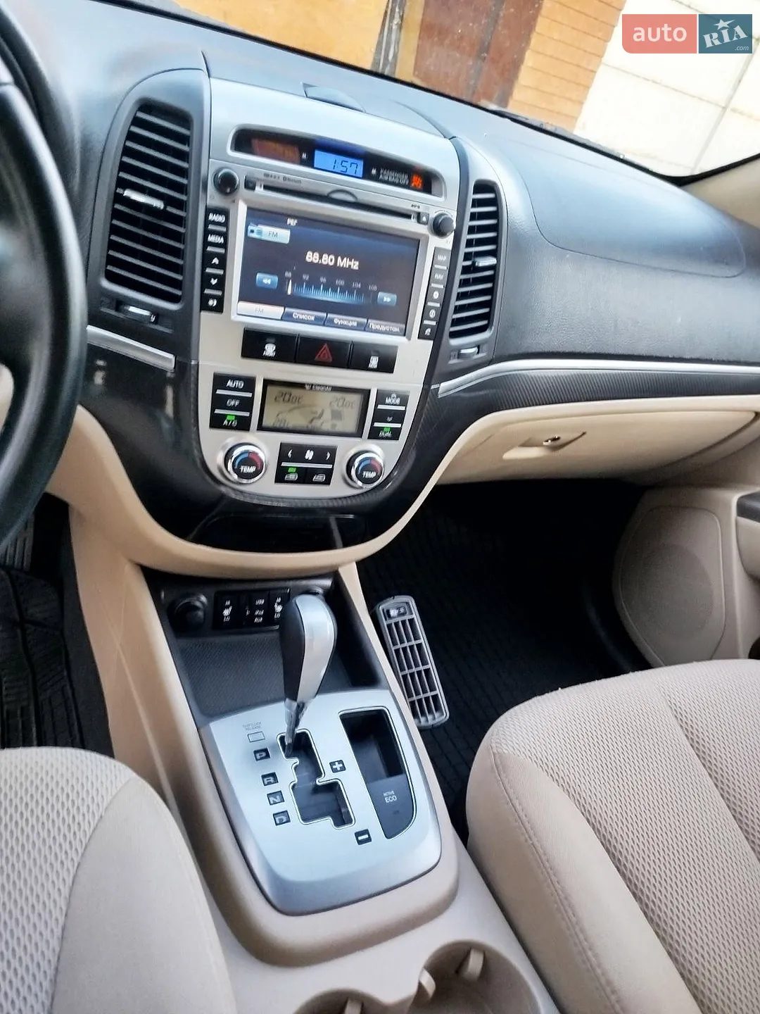 2010 Hyundai Santa Fe - мініатюра 21