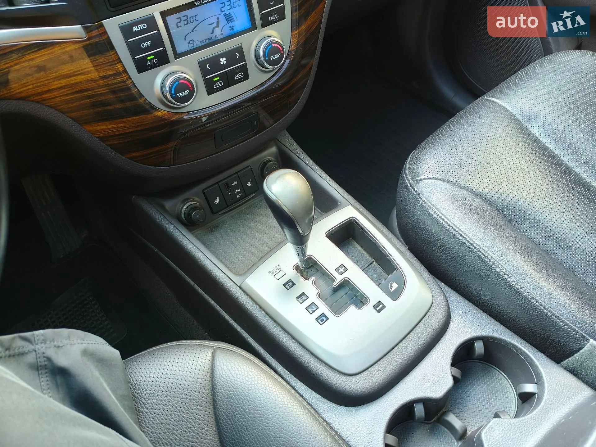 2011 Hyundai Santa Fe - мініатюра 24
