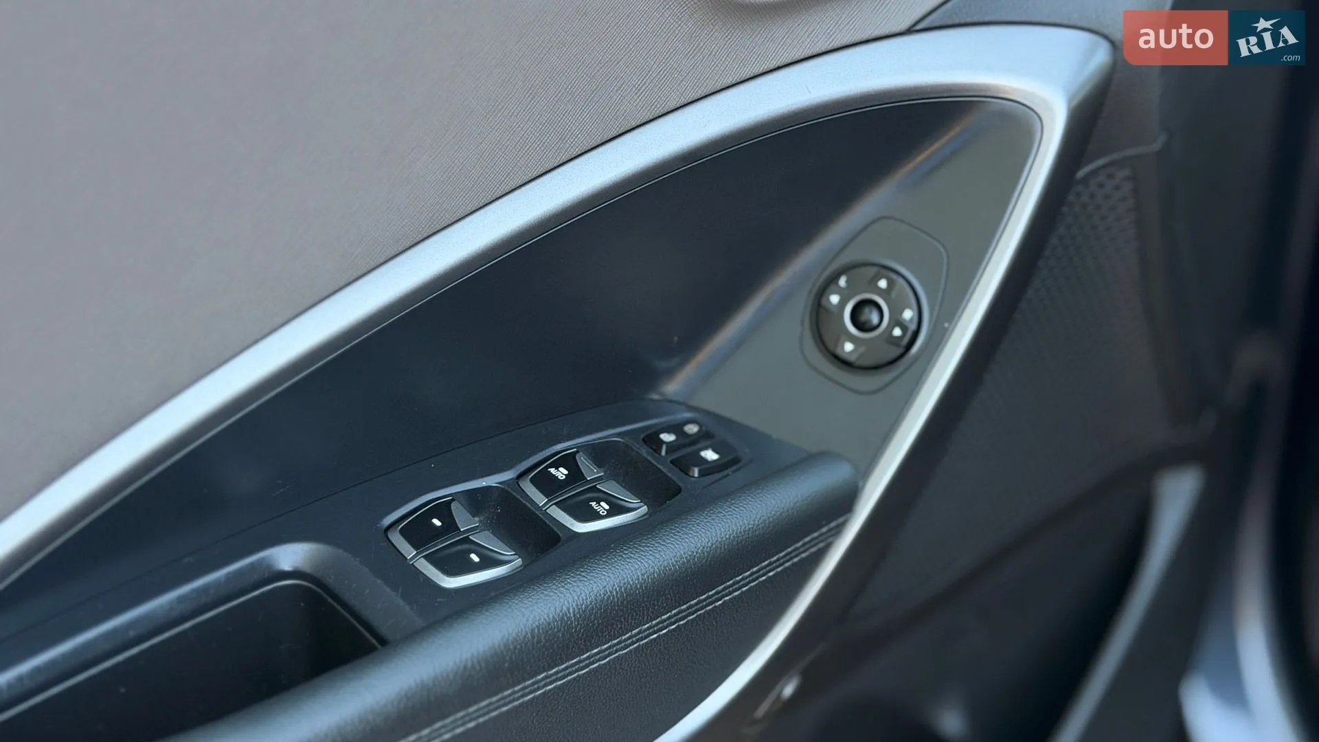 2015 Hyundai Santa Fe - мініатюра 13