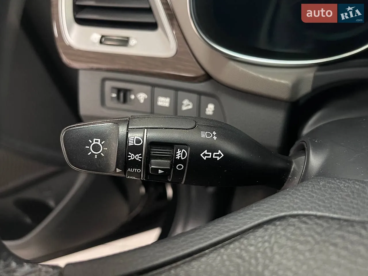 2016 Hyundai Santa Fe - мініатюра 32