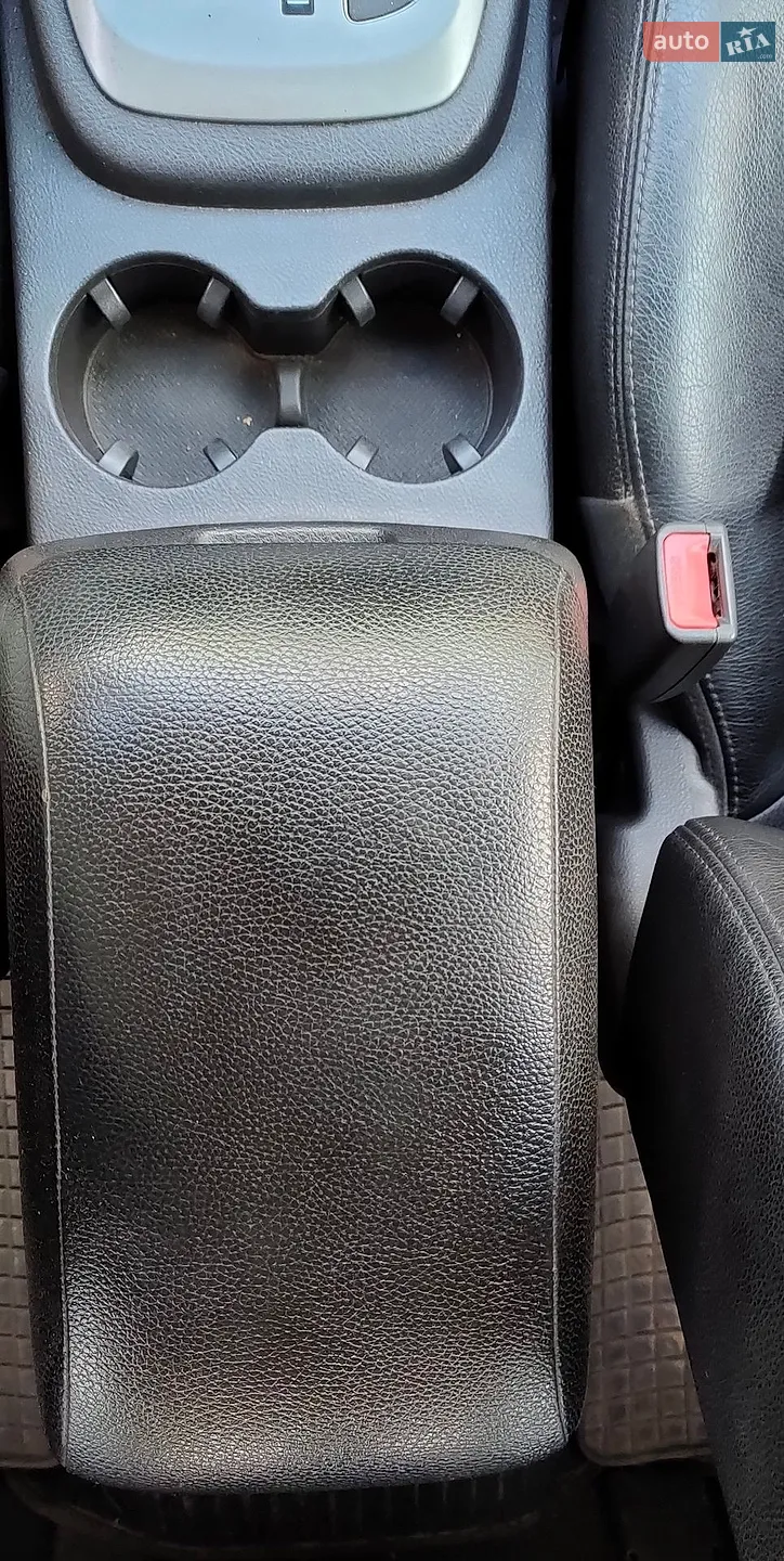 2011 Hyundai Santa Fe - мініатюра 26