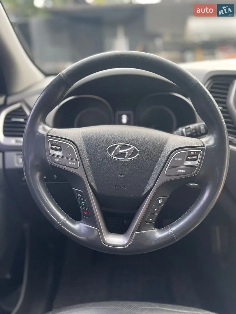 2017 Hyundai Santa Fe - мініатюра 16