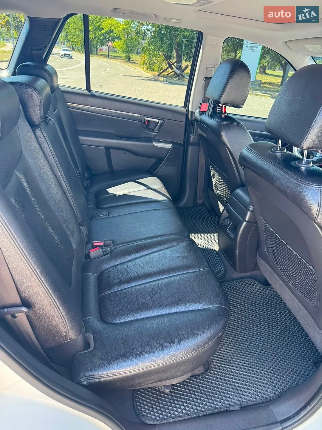 2010 Hyundai Santa Fe - мініатюра 15