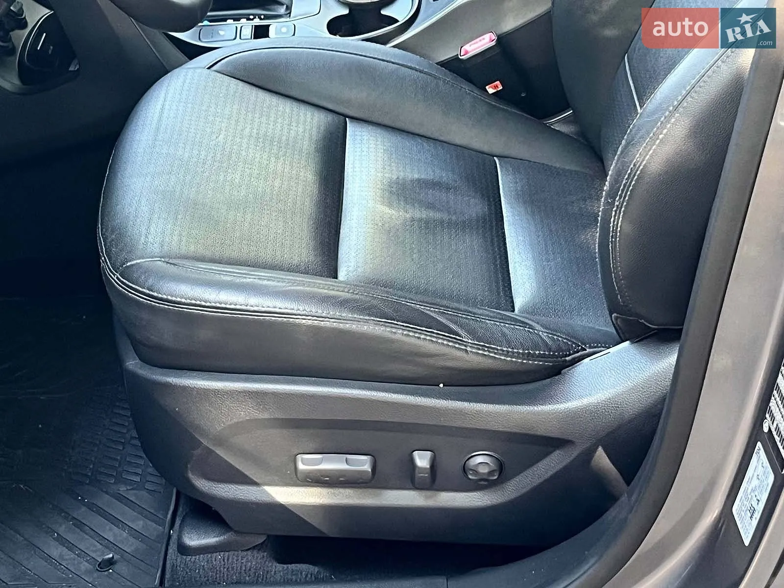 2014 Hyundai Santa Fe - мініатюра 28