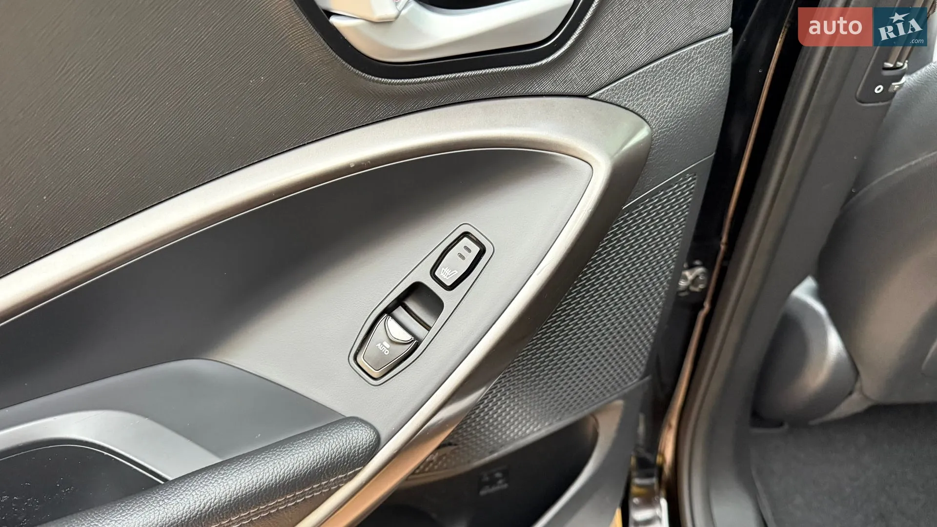 2016 Hyundai Santa Fe - мініатюра 22