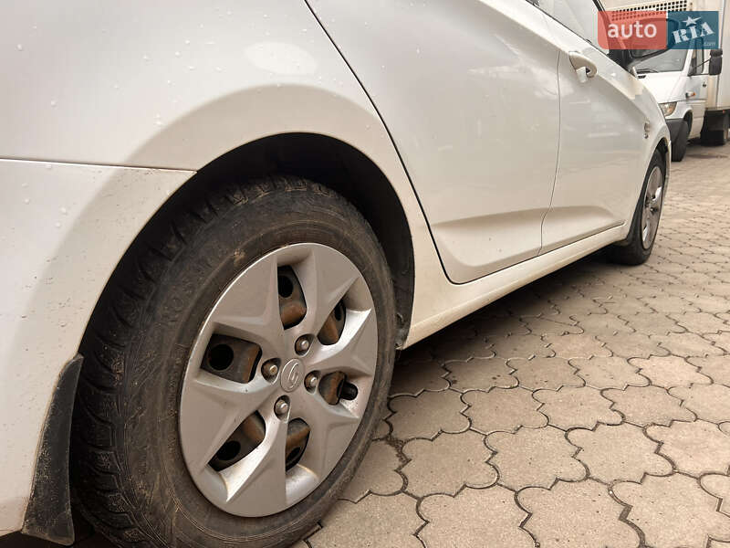 Седан Hyundai Solaris 2016 в Днепре