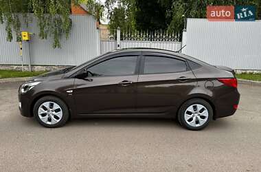 Седан Hyundai Solaris 2016 в Бобровице