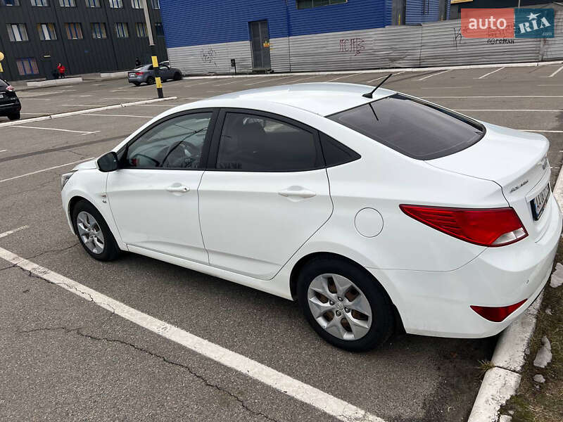 Седан Hyundai Solaris 2016 в Києві