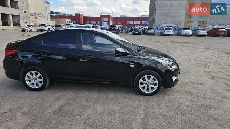 Седан Hyundai Solaris 2015 в Тернополе