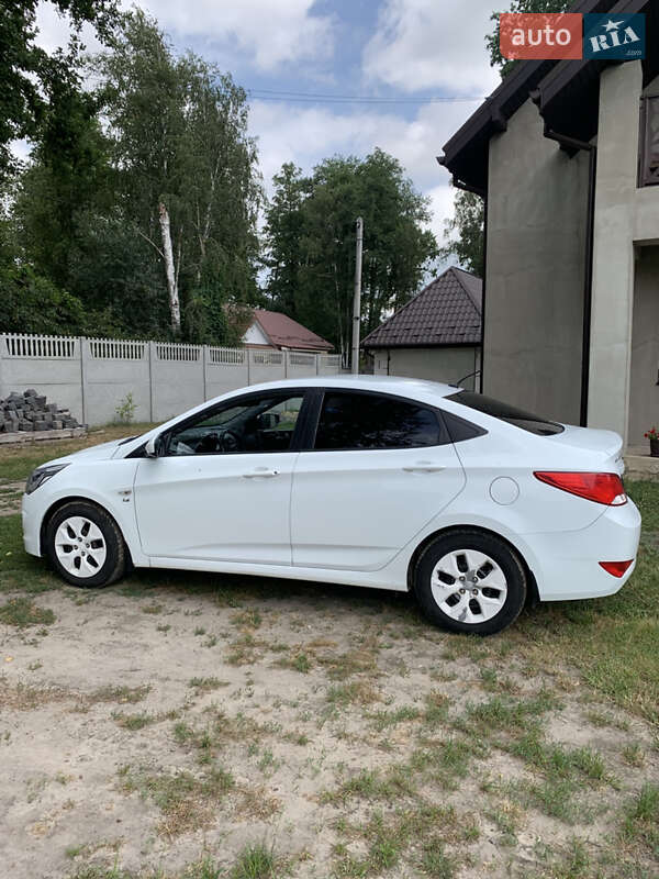 Седан Hyundai Solaris 2016 в Василькові