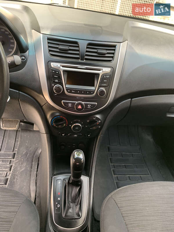 Седан Hyundai Solaris 2016 в Василькові