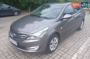 Седан Hyundai Solaris 2015 в Львове