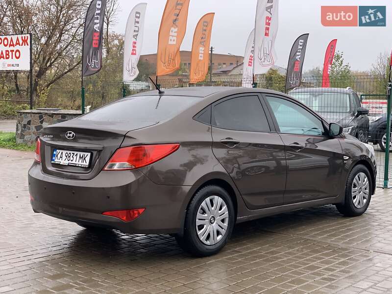 Седан Hyundai Solaris 2016 в Бердичеве