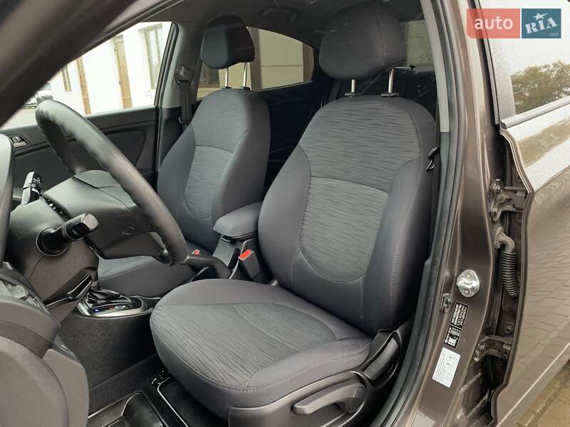 Седан Hyundai Solaris 2016 в Бердичеве