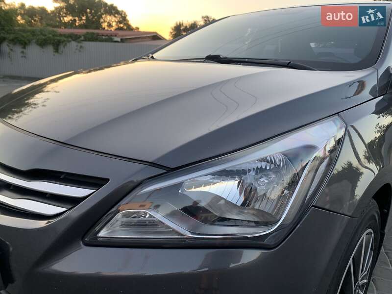 Седан Hyundai Solaris 2015 в Козельщине