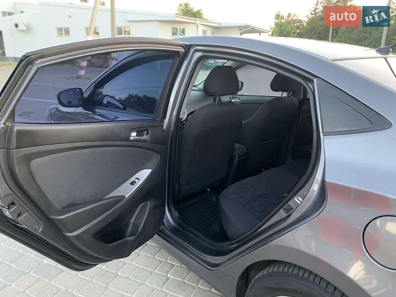 Седан Hyundai Solaris 2015 в Козельщине