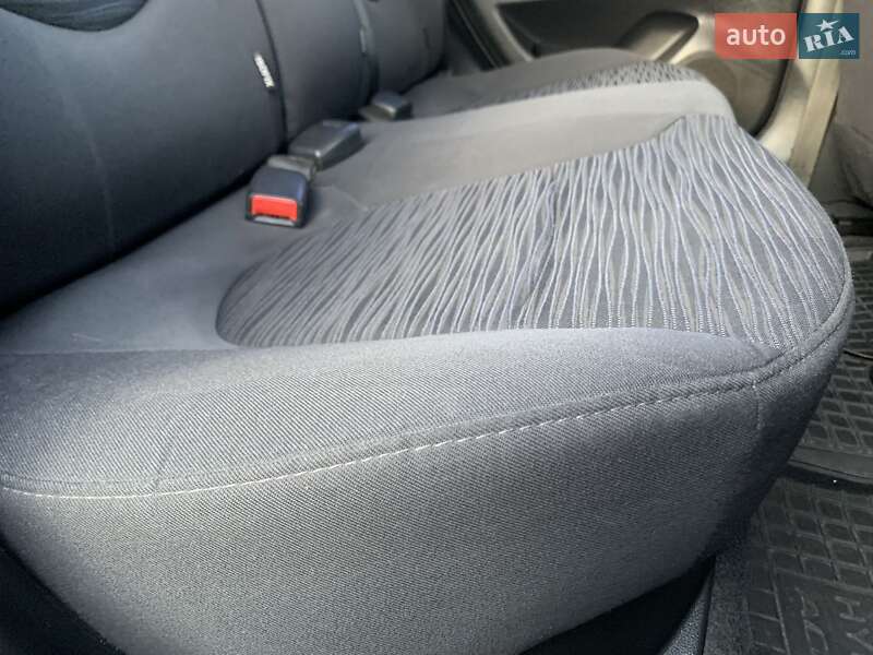 Седан Hyundai Solaris 2015 в Козельщине