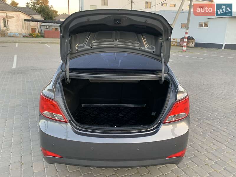 Седан Hyundai Solaris 2015 в Козельщине