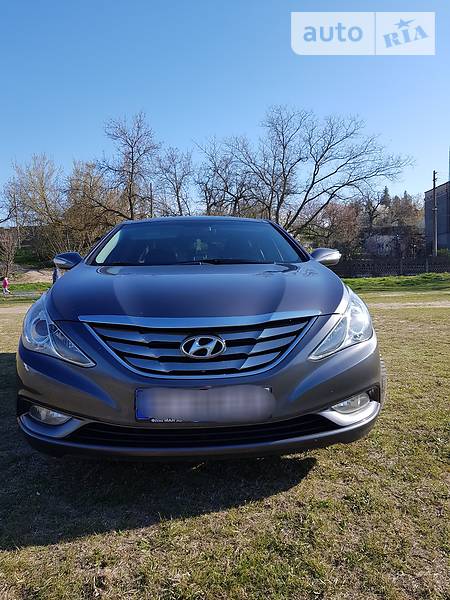 Седан Hyundai Sonata 2010 в Олешках