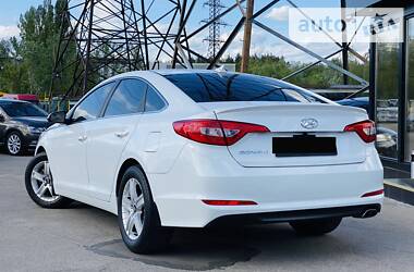 Седан Hyundai Sonata 2015 в 