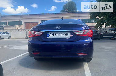 Седан Hyundai Sonata 2010 в Киеве