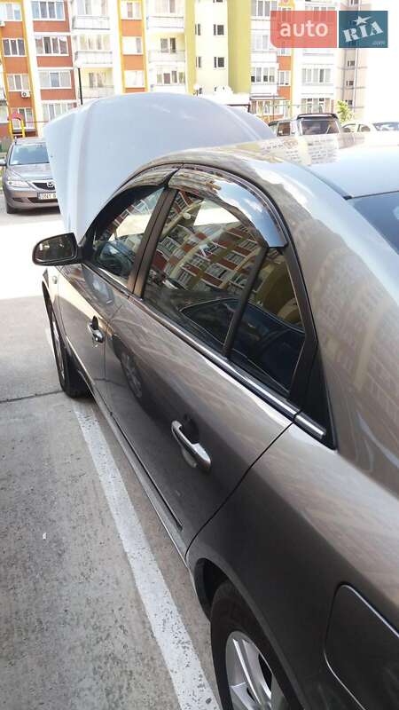 Седан Hyundai Sonata 2009 в Вараше