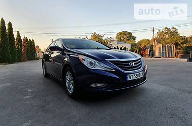 Седан Hyundai Sonata 2013 в Бурштыне