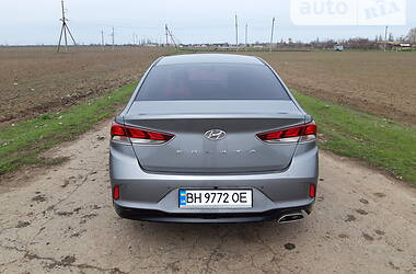 Седан Hyundai Sonata 2017 в Геническе